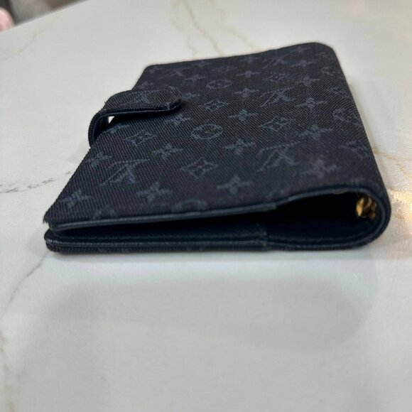 Louis Vuitton Rare Denim Agenda PM - Picture 8 of 10